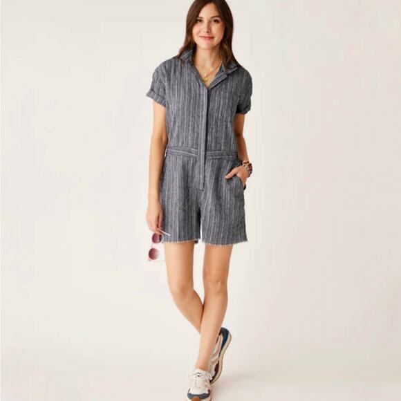 Carve Designs Women's Nyla Linen Romper Navy Blue Size XS - Picture 1 of 6